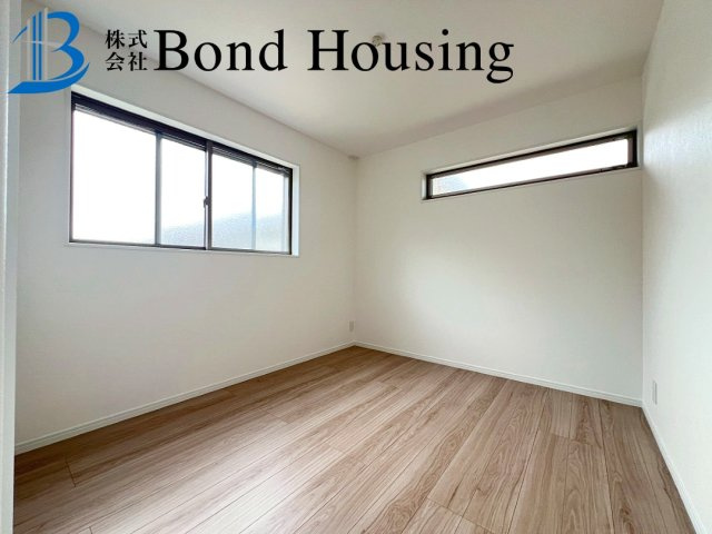 駐車２台　JR土山駅徒歩13分　魚住町清水　新築戸建の洋室