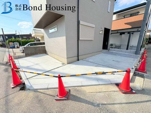 駐車２台　JR土山駅徒歩13分　魚住町清水　新築戸建の駐車場