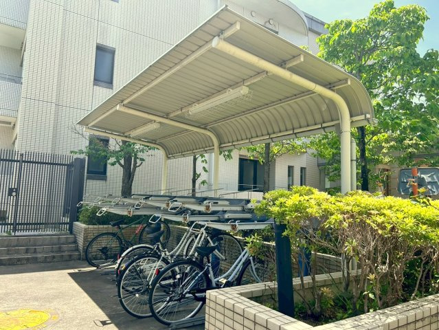 ベルヴュ国立のその他共用部分|マンション専用　屋根付きサイクルポート