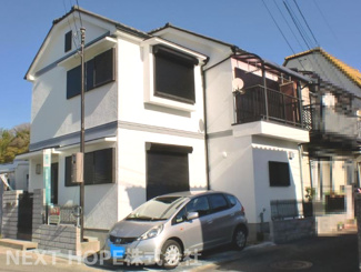 【外観】 | 平成８年4月建築！南西角地で明るく開放的な戸建て住宅です♪令和６年12月外壁塗装済み！室内リフォーム済み！ぜひご覧ください！！お気軽にネクストホープ不動産販売までお問い合わせを！！