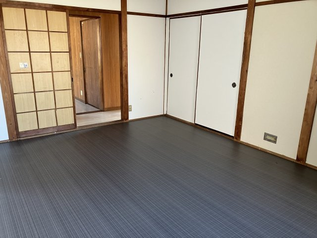 玉山ビルの居間・リビング