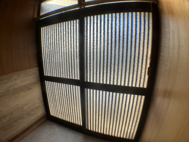 玉山ビルの玄関