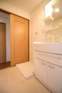 【洗面所】 | マーベラス　A棟 | シャンプードレッサーが付いていて便利です