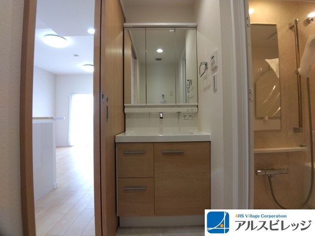 シティ光陽朝霞泉水の独立洗面台