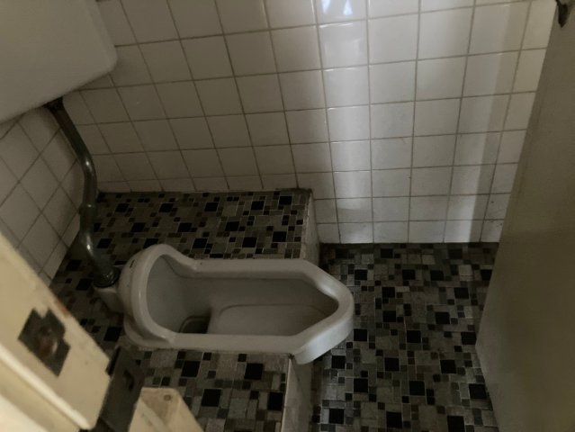 末広ビルのトイレ|ゆったりとした空間のトイレです