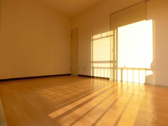 三貴マンションの洋室