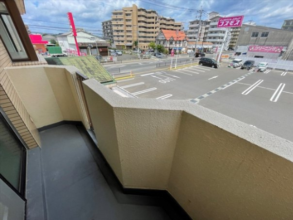 【バルコニー】 | グランドパレス室見南 | 南向きのバルコニーは日当たり良好です！(写真は2022年6月撮影)