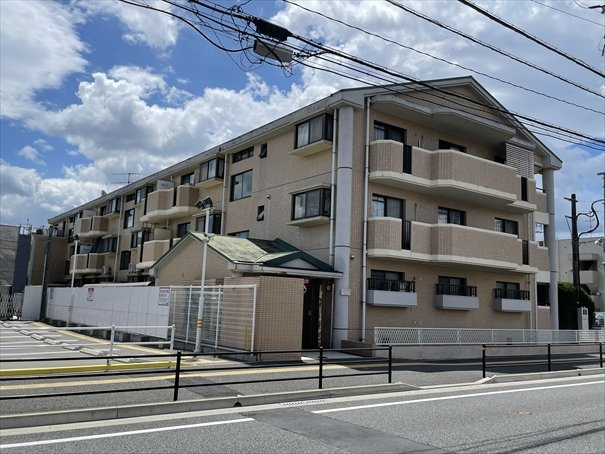 【外観】 | グランドパレス室見南 | 小田部小 徒歩5分！付近にはスーパー、ドラッグストアもあるので、お買い物も便利！