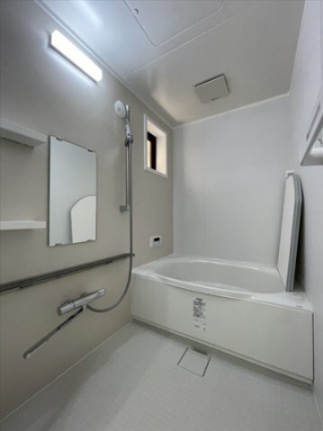 【浴室】 | グランドパレス室見南 | バスルームは追い焚き機能付き。
(写真は2022年6月撮影)