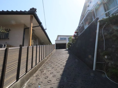 【エントランス】 | 岡崎市稲熊町字石神　戸建