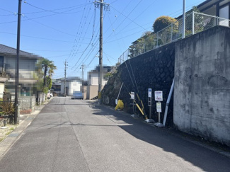 【前面道路含む現地写真】