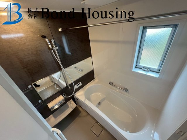 「ワイドバルコニー」「並列2台駐車可」東二見 限定1棟の浴室