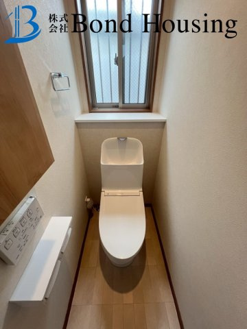 「ワイドバルコニー」「並列2台駐車可」東二見 限定1棟のトイレ