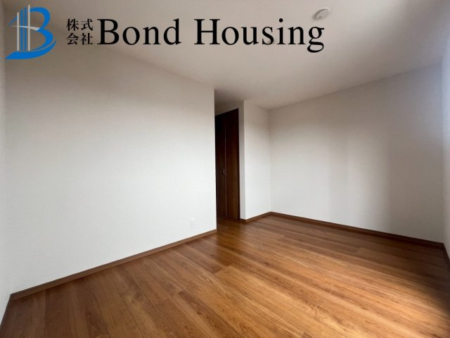 「ワイドバルコニー」「並列2台駐車可」東二見 限定1棟の洋室