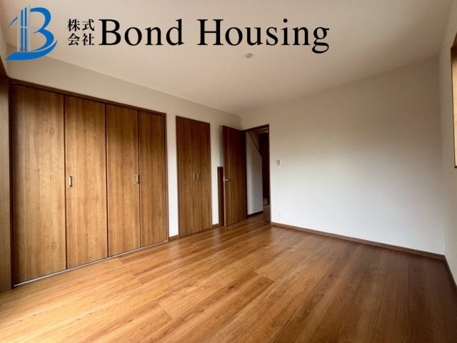 「ワイドバルコニー」「並列2台駐車可」東二見 限定1棟の洋室