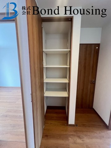 「ワイドバルコニー」「並列2台駐車可」東二見 限定1棟の収納