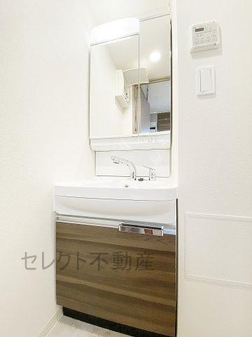 プレサンス鶴舞ファーストの洗面所