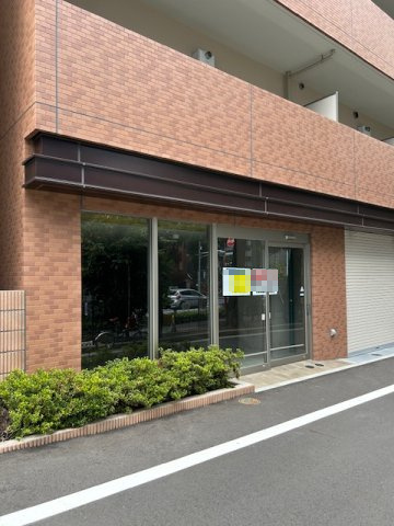 イマーレ富久町の玄関