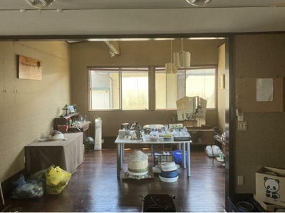 【居間・リビング】 | 熊本県阿蘇市内牧 | 西側事務所室内