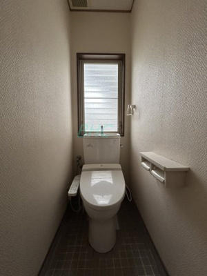 【トイレ】 | 錦織１丁目 | プライベート空間として機能や内装にこだわった、優しい雰囲気のトイレはリラックス空間へ。