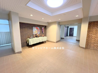 【エントランス】 | 東大島ハイライズ　4階　リ　ノベーション済 　