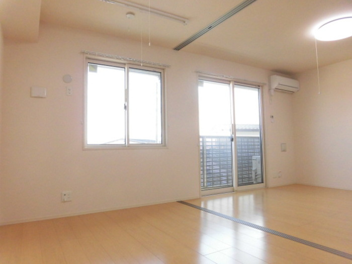 セジュール島西の内装|エアコン・照明・室内物干付ですよ♪