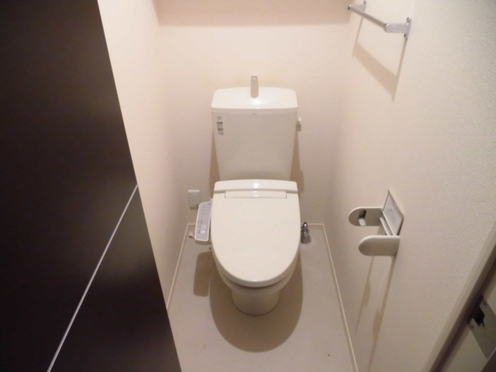 セジュール島西のトイレ|温水洗浄暖房便座付き