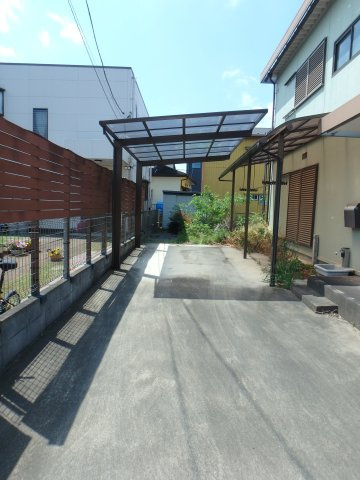 坂戸市花影町中古戸建の駐車場