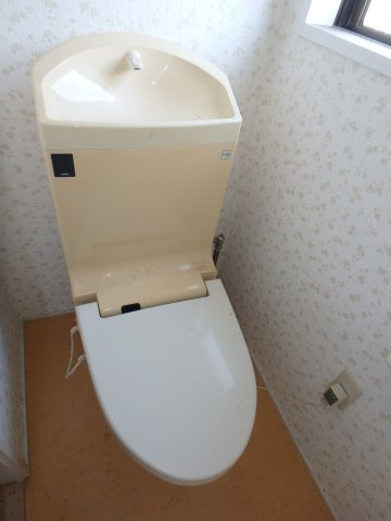 坂戸市花影町中古戸建のトイレ