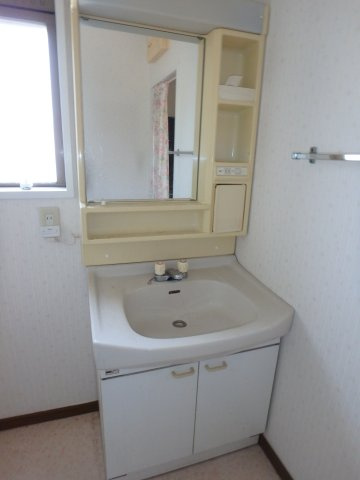 坂戸市花影町中古戸建の独立洗面台