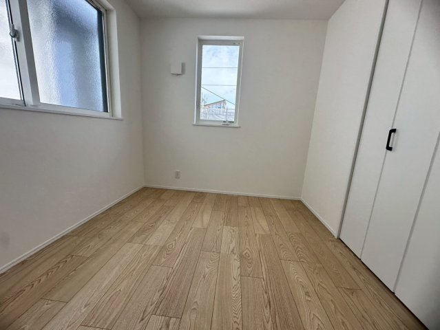 ♪♪沖縄市美里６丁目-12号棟(全9棟)の洋室|落ち着いた色調の洋室です