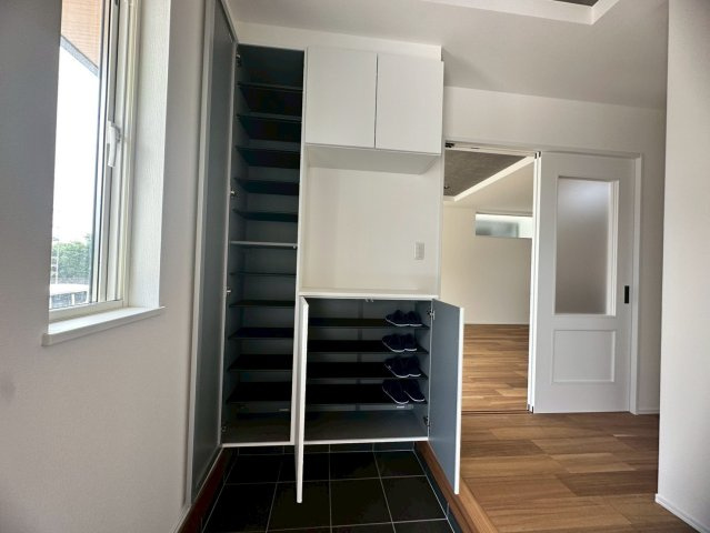 ♪♪沖縄市美里６丁目-11号棟(全9棟)の玄関|落ち着いた玄関です