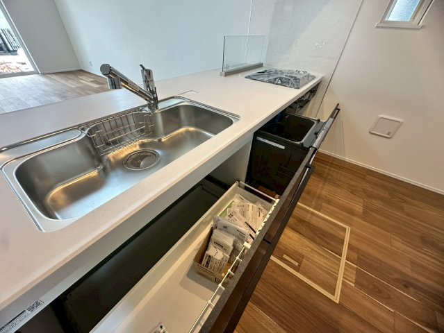 ♪♪沖縄市美里６丁目-11号棟(全9棟)のキッチン|コンパクトなキッチンで掃除もラクラク