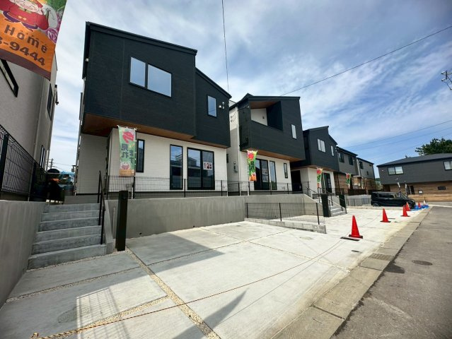 ♪♪沖縄市美里６丁目-11号棟(全9棟)の前面道路含む現地写真|前面道路含む現地写真です