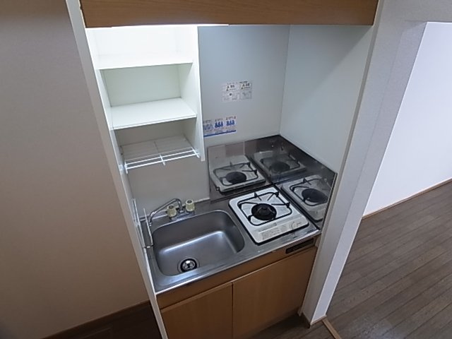 神戸市北区鈴蘭台南町２丁目のアパートのキッチン