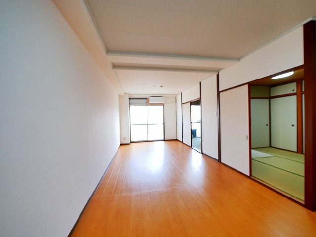 森本マンションの居間・リビング