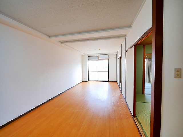 森本マンションの居間・リビング