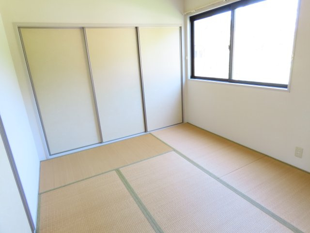 コスモスハイツ Bの和室