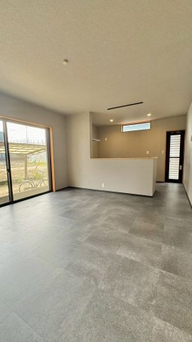 吾妻町　中古戸建の居間・リビング