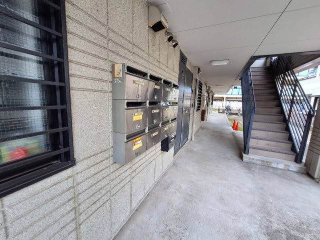 アベニュー城山B棟のロビー