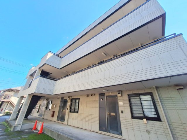 アベニュー城山B棟の外観