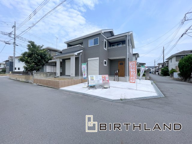 熊谷市上之　AiTOWN　全1邸の外観|前面道路が広い角地で南道路なので日当たり良好！