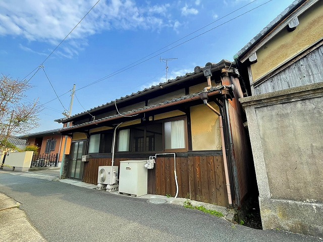 柴屋町借家の外観|昔懐かしい古風な外観です。