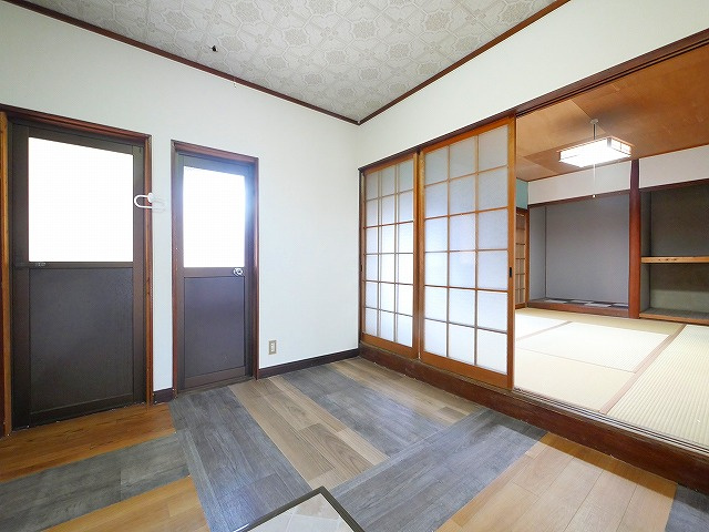 柴屋町借家の居間・リビング|ゆったり過ごせるリビングです