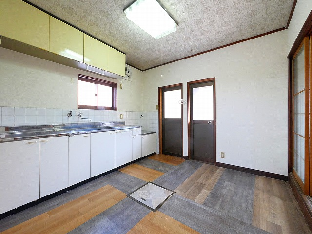 柴屋町借家の居間・リビング|ゆったりとしたリビングです