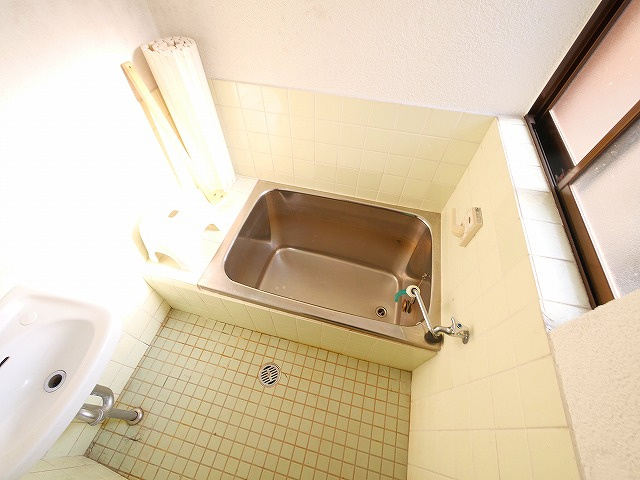 柴屋町借家の浴室|日々の暮らしに欠かせないお風呂です