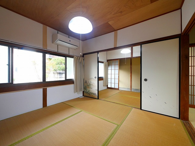 柴屋町借家の洋室|ゆったりした洋室です