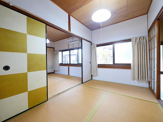 柴屋町借家の寝室|ゆとりの広さです