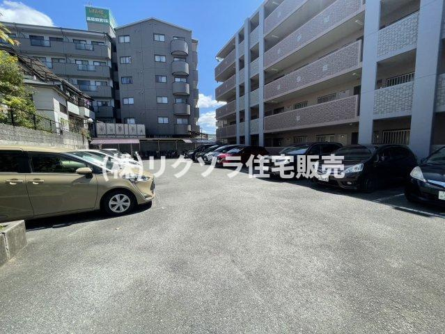 ランフォルセ長尾の駐車場|■物件内覧・資金計画相談・住宅ローン相談、リフォーム相談、お問合せ受付中■
※当日・翌日のご内覧、ご相談はお電話でのお問合せがスムーズです！