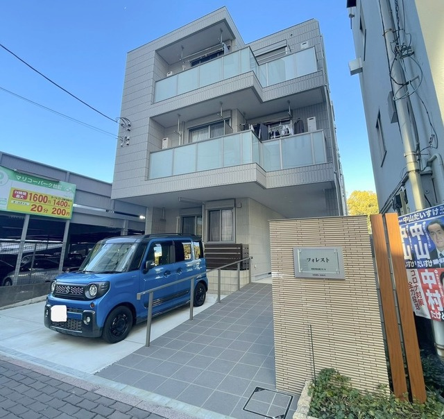 フォレストのエントランス|築浅物件2022年11月完成